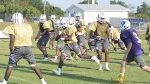 Photo/mike hensley Eagle running back Zack Alford runs the ball during practice on Wednesday afternoon. Alford and the Eagles will return to action on Friday night when they head to Luverne to take on the Tigers. 