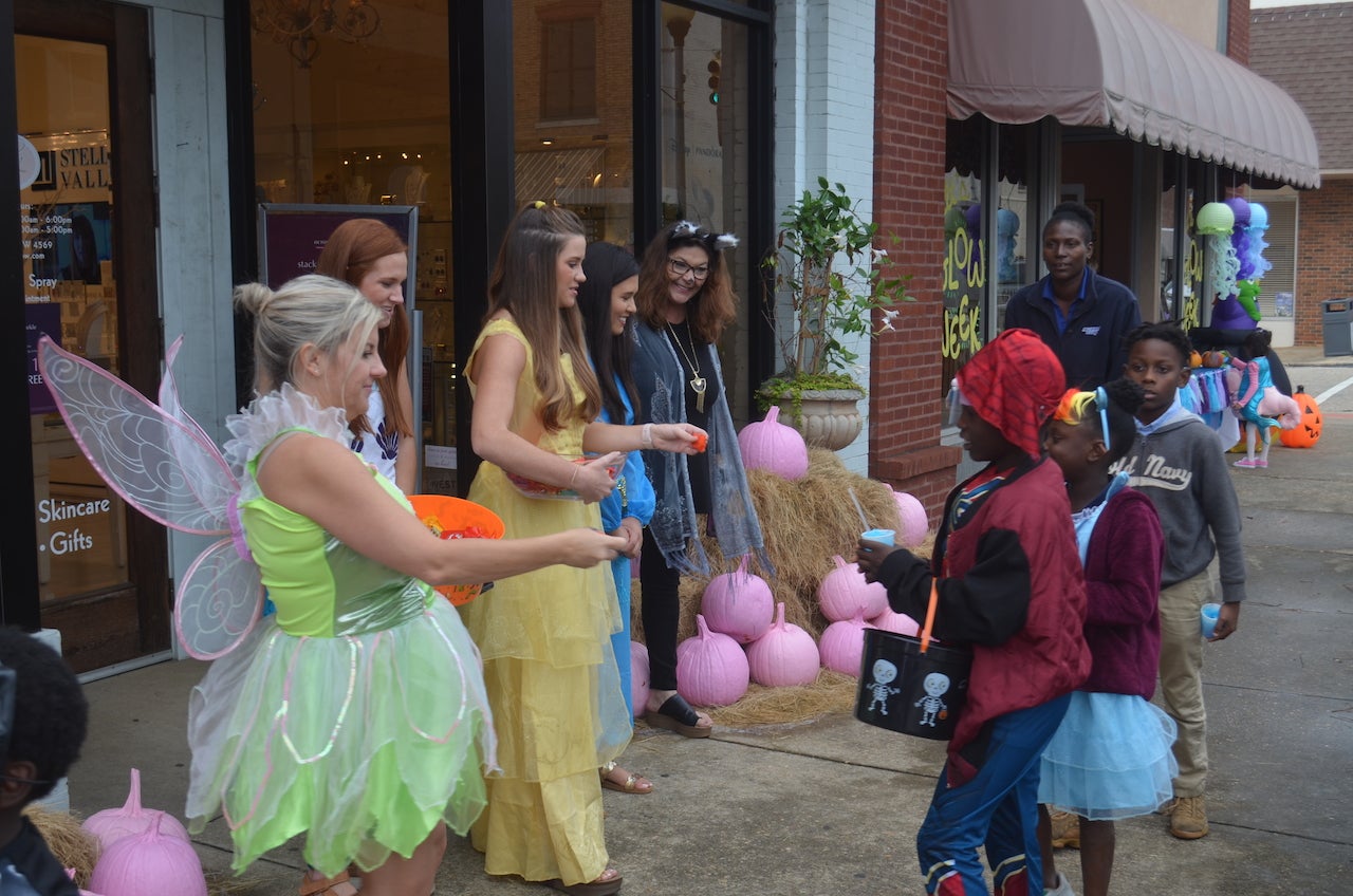 SQUARE SPOOKS Troy celebrates Halloween downtown The Troy Messenger