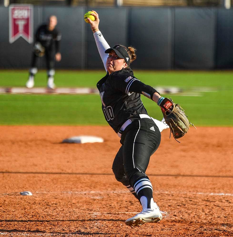 Troy Softball Bests North Carolina State The Troy Messenger The Troy Messenger