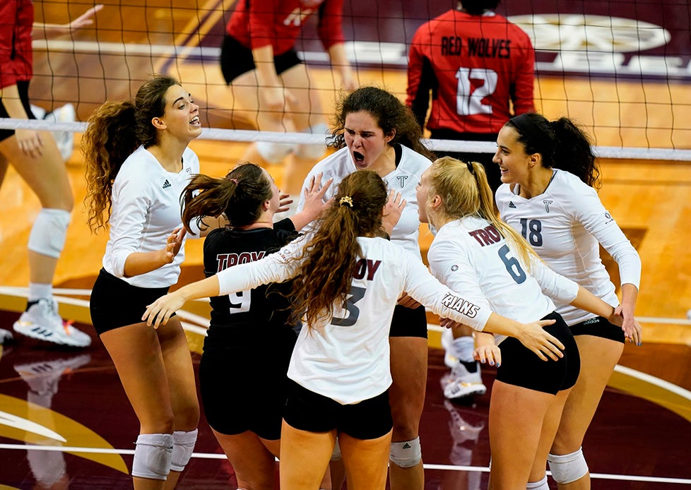 Troy volleyball welcomes incoming freshmen - The Troy Messenger | The ...