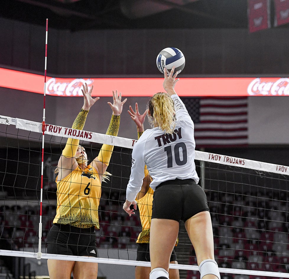 Troy Volleyball remains undefeated in conference play - The Troy ...